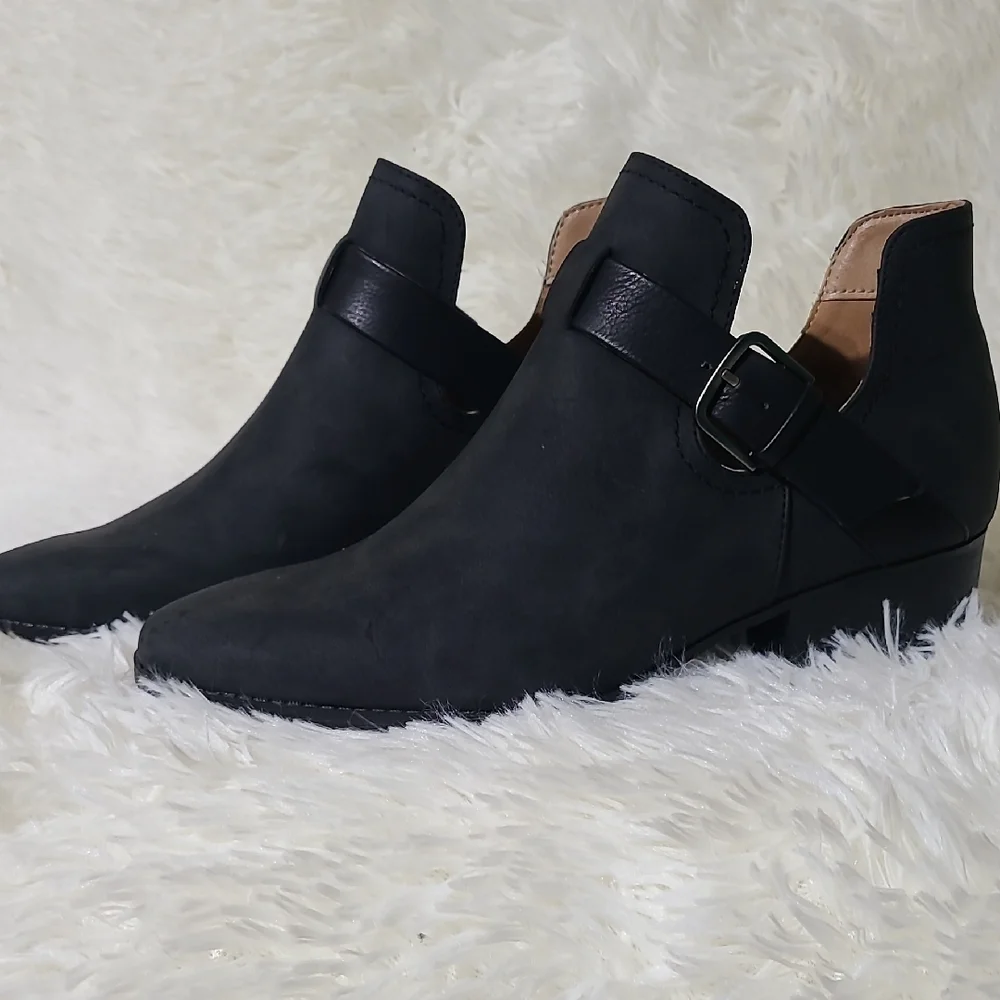 WONDERLY Black Ankle Boots with Buckle‎ 1.4